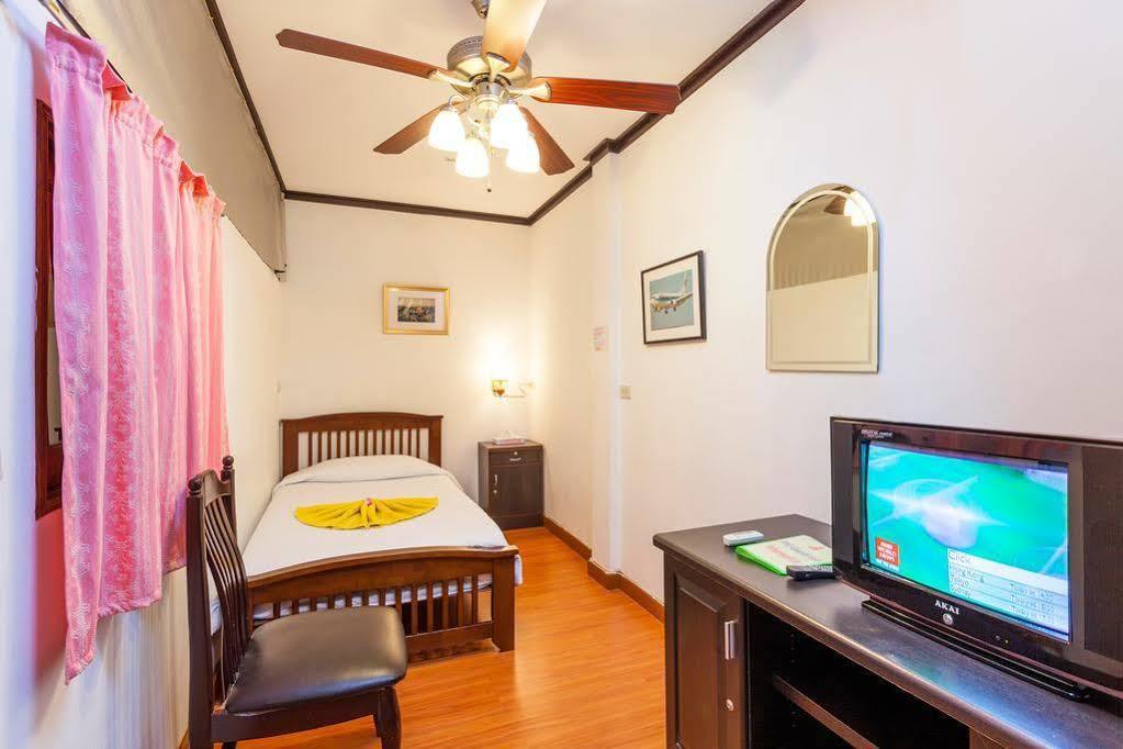 MHC-Guesthouse Bangkok Extérieur photo