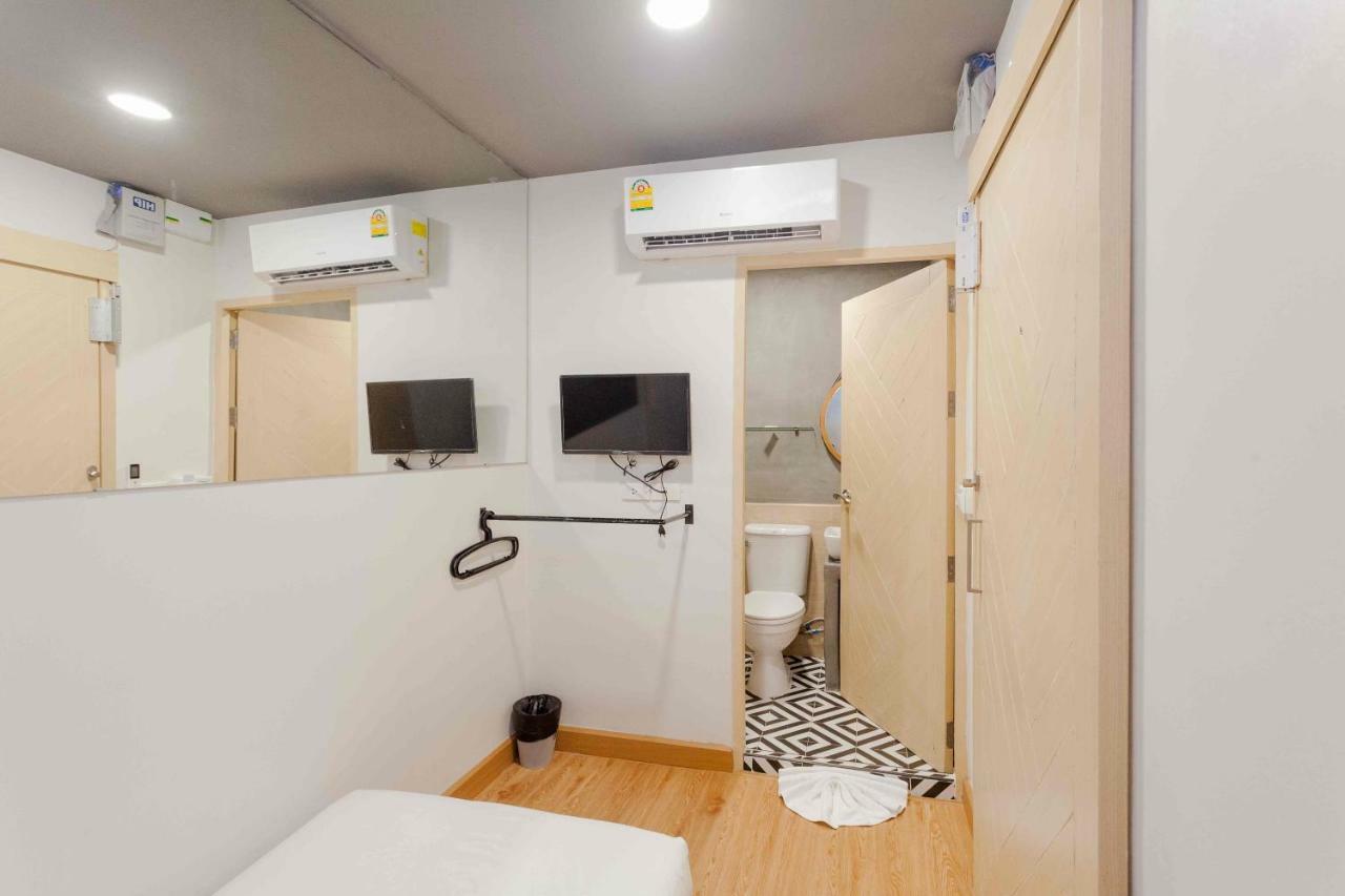 MHC-Guesthouse Bangkok Extérieur photo