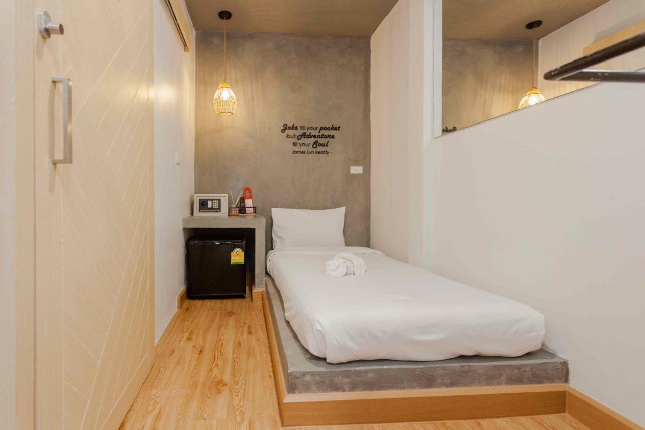 MHC-Guesthouse Bangkok Extérieur photo